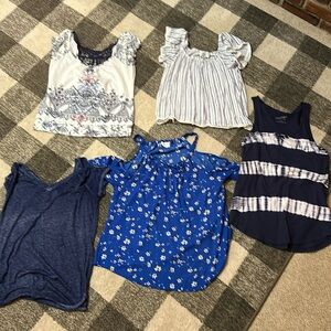 Lot of women’s size small cute tops!